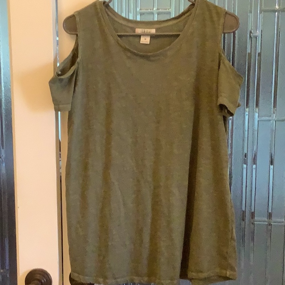 Women’s shirt